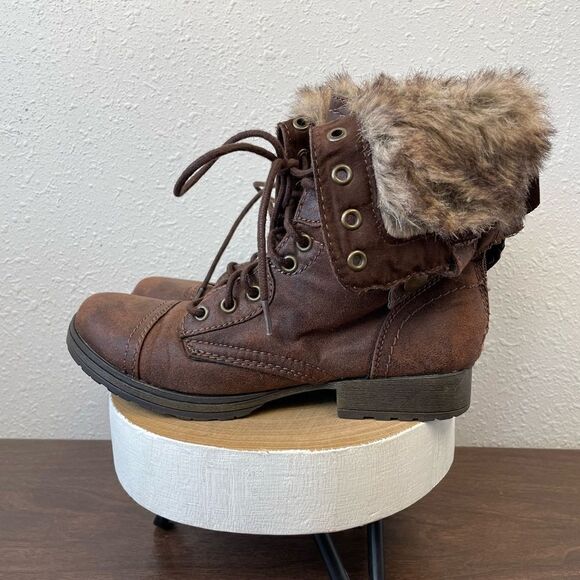 JustFab Faux Leather and Fur Lined Booties Size 8 EUC - Picture 2 of 8